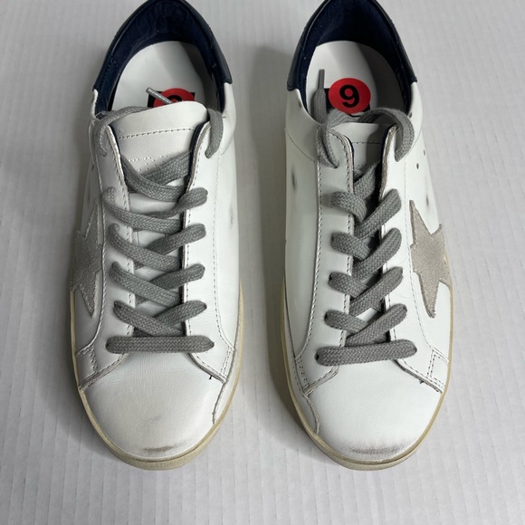 NEW GOLDEN GOOSE Superstar White WIth Navy pull tabs Gray Suede stars Size 6 - Picture 3 of 9